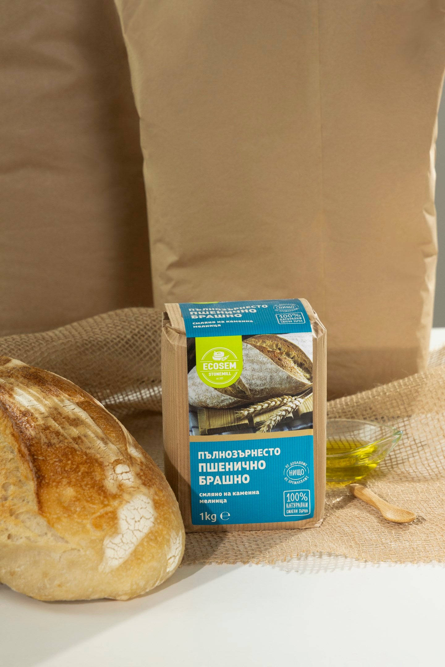 Natural whole wheat flour stone-ground